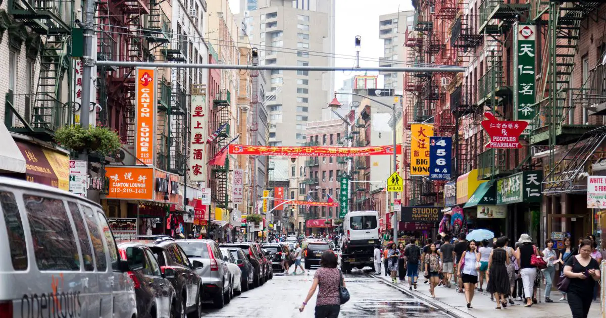 Exploring Downtown Manhattan's Chic Neighborhoods & Nightlife